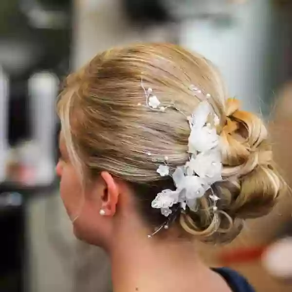 Coiffure de Mariage - L'Appart - Coiffeur Salon de Provence - Coiffeur Eyguieres